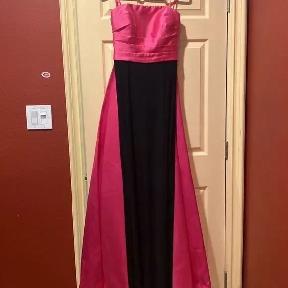 Jonathan Kayne Dress with Cape Size 10
